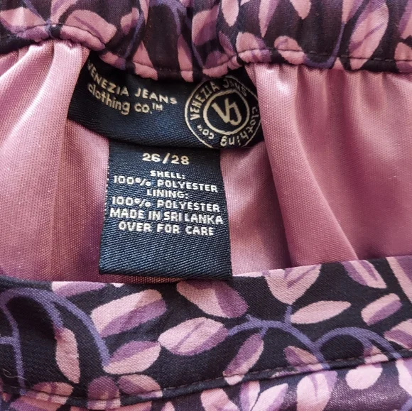 3/$25 Plus Size Skirt 26/28 Purple - Picture 2 of 4